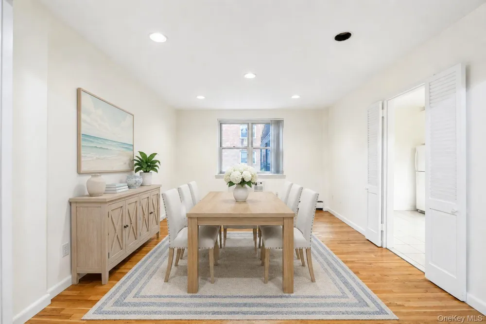 25 Chapel Place #2M Great Neck, NY 11021