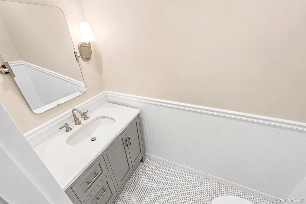 25 Chapel Place #2M Great Neck, NY 11021