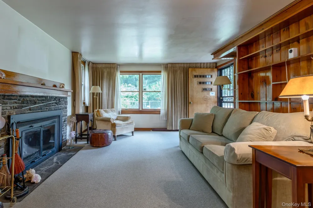 207 Horton Lane Port Ewen, NY 12429