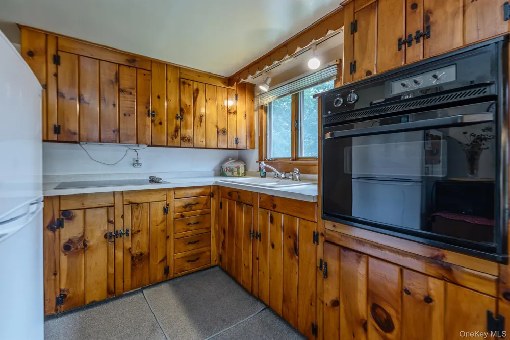 207 Horton Lane Port Ewen, NY 12429