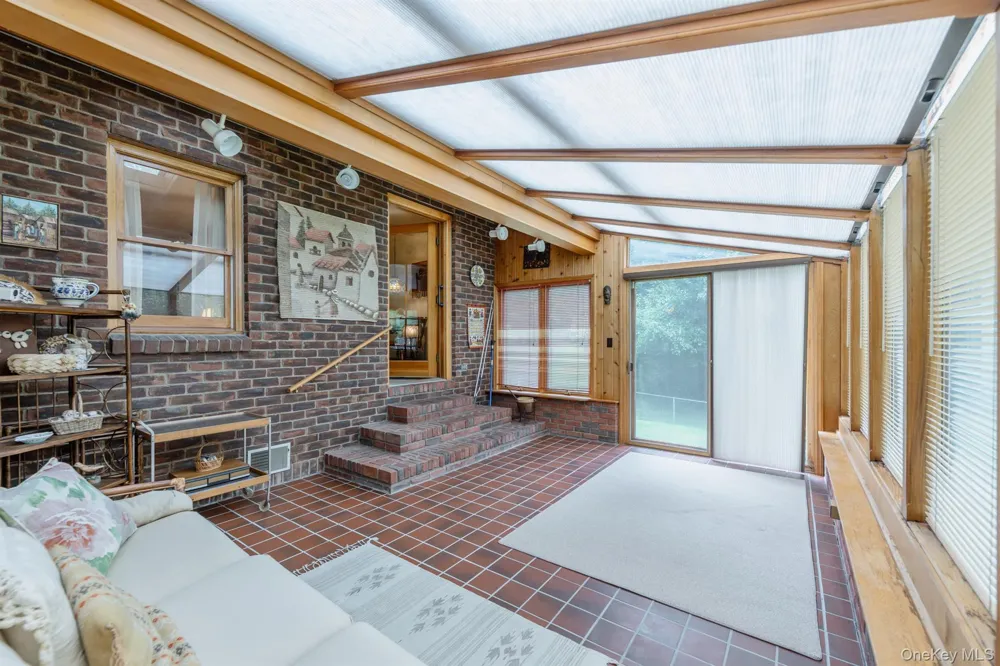 207 Horton Lane Port Ewen, NY 12429