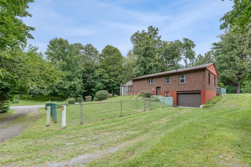 207 Horton Lane Port Ewen, NY 12429
