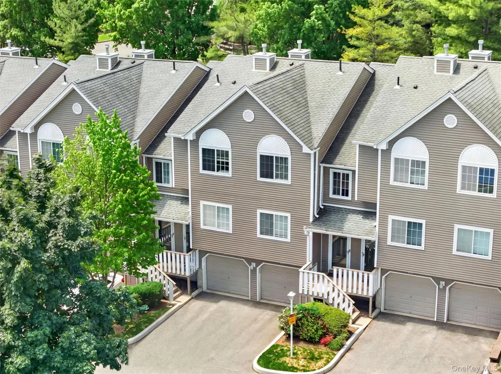 198 Eagle Ridge Way Nanuet, NY 10954