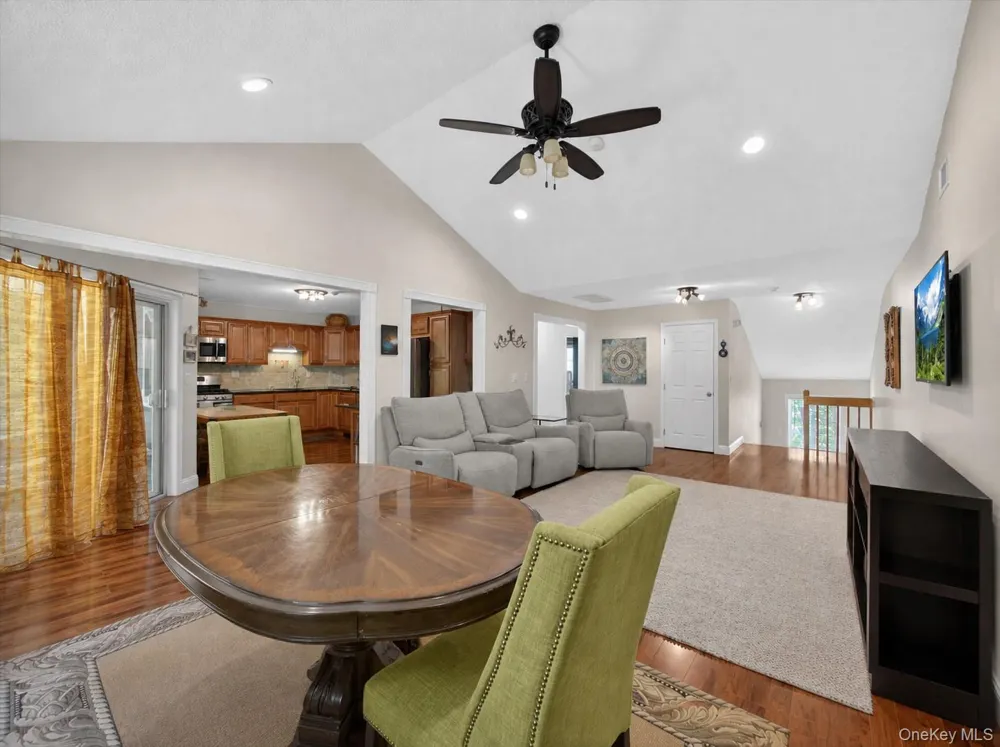 198 Eagle Ridge Way Nanuet, NY 10954