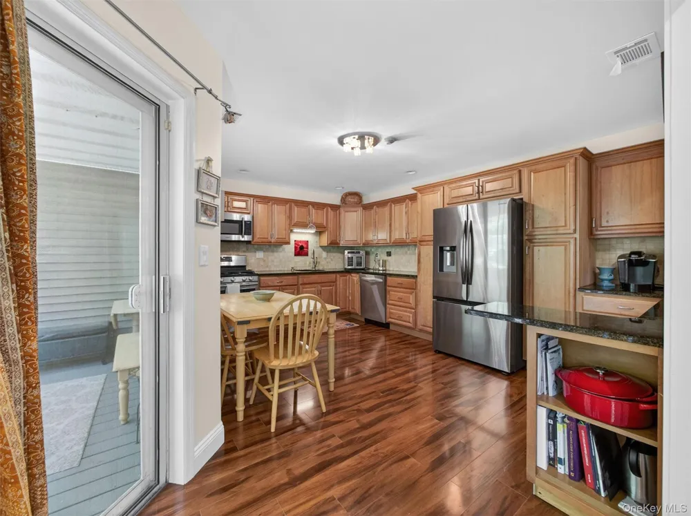 198 Eagle Ridge Way Nanuet, NY 10954