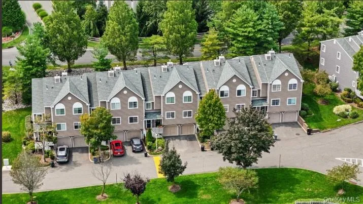 198 Eagle Ridge Way Nanuet, NY 10954