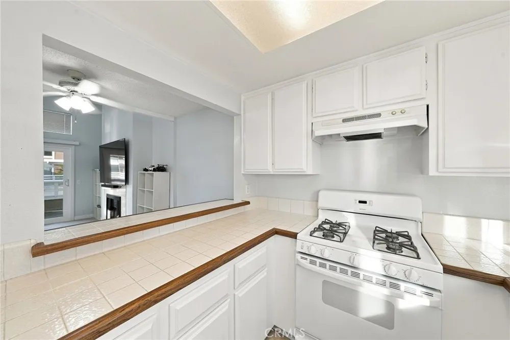 981 W Imperial Hwy #23 La Habra, CA 90631
