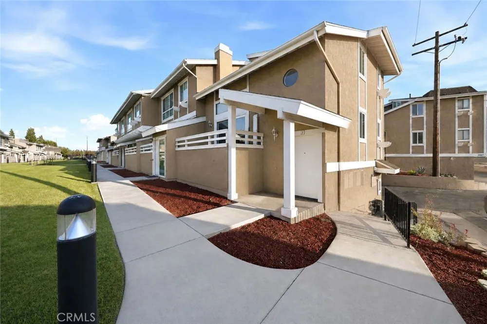 981 W Imperial Hwy #23 La Habra, CA 90631