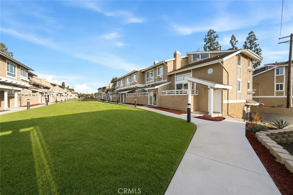 981 W Imperial Hwy #23 La Habra, CA 90631