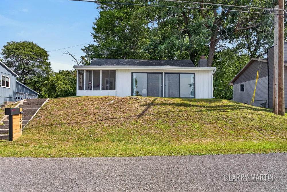 16510 Bass Lake Avenue NE Gowen, MI 49326