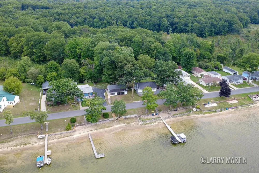 16510 Bass Lake Avenue NE Gowen, MI 49326
