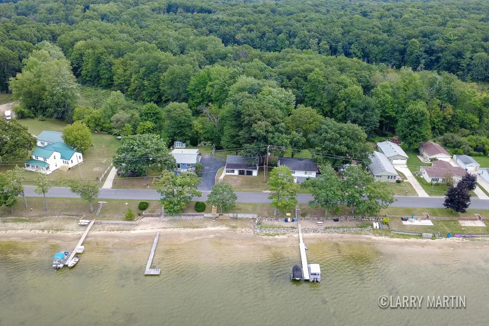 16510 Bass Lake Avenue NE Gowen, MI 49326