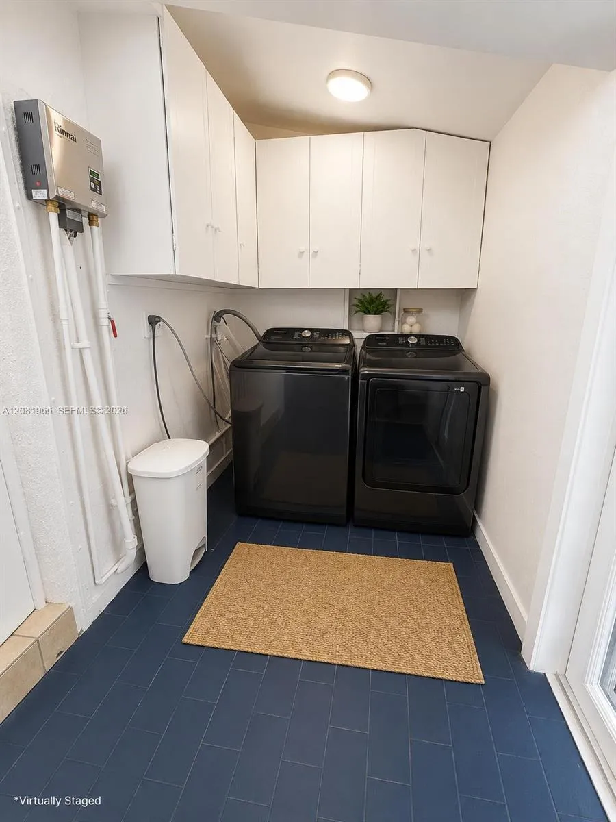 204 SW 7th Ave Hallandale Beach, FL 33009