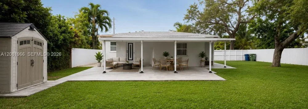 204 SW 7th Ave Hallandale Beach, FL 33009