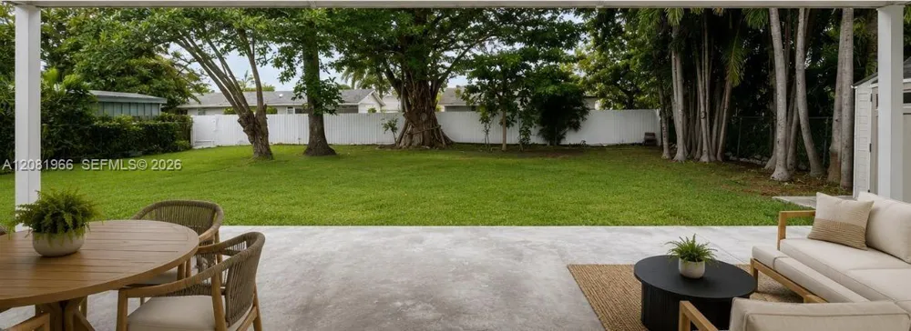 204 SW 7th Ave Hallandale Beach, FL 33009