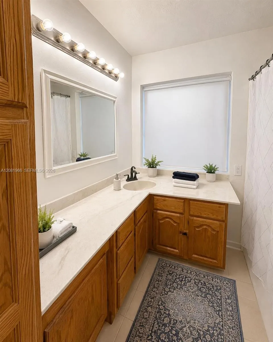 204 SW 7th Ave Hallandale Beach, FL 33009