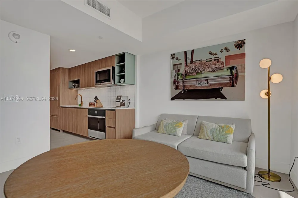 159 NE 6th St #3214 Miami, FL 33132