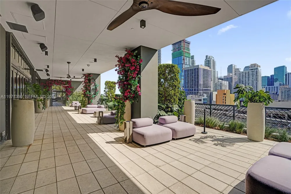 159 NE 6th St #3214 Miami, FL 33132