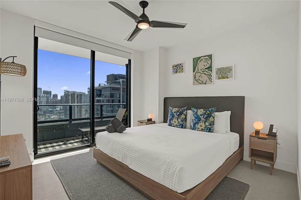 159 NE 6th St #3214 Miami, FL 33132