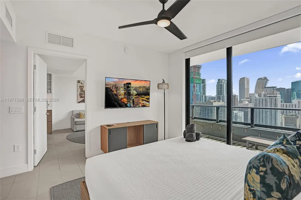 159 NE 6th St #3214 Miami, FL 33132