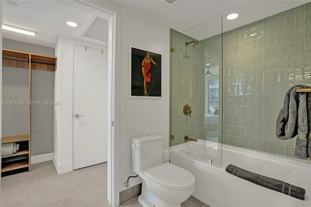 159 NE 6th St #3214 Miami, FL 33132