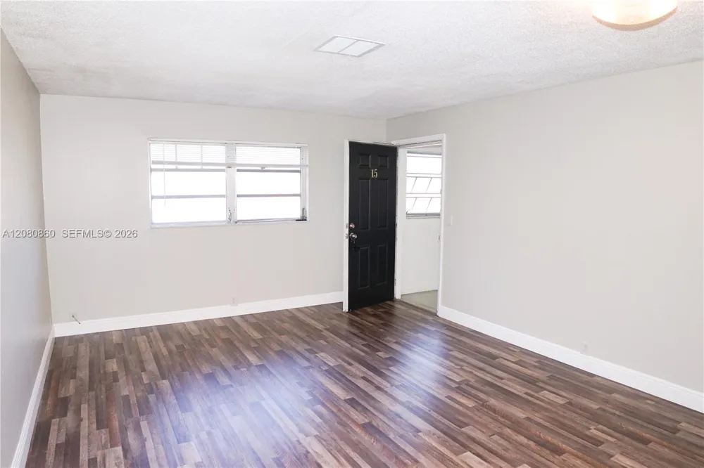 4240 Woodside Dr #2 Coral Springs, FL 33065