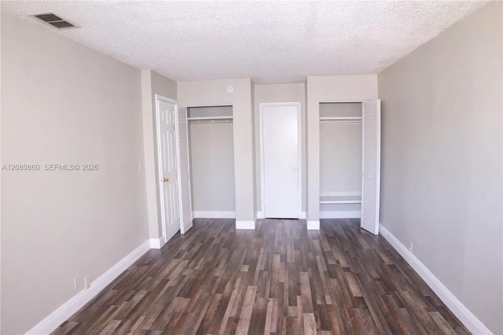 4240 Woodside Dr #2 Coral Springs, FL 33065