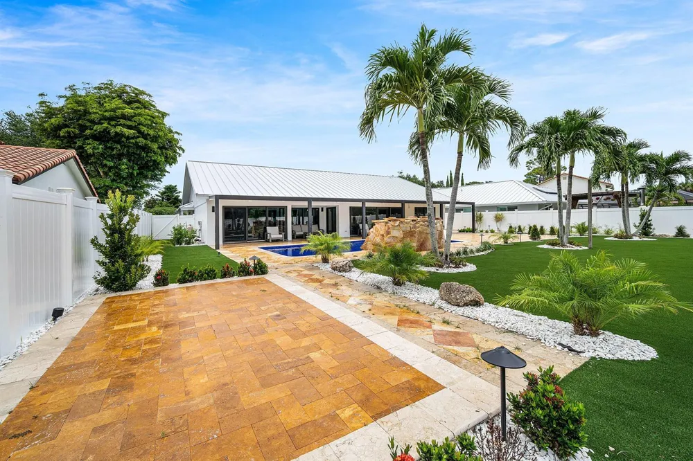 1520 SW 17TH STREET Boca Raton, FL 33486