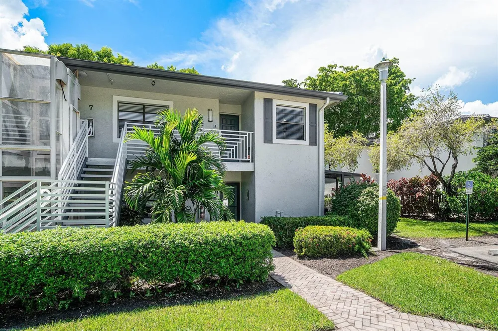 7 SOUTHPORT LANE #H Boynton Beach, FL 33436