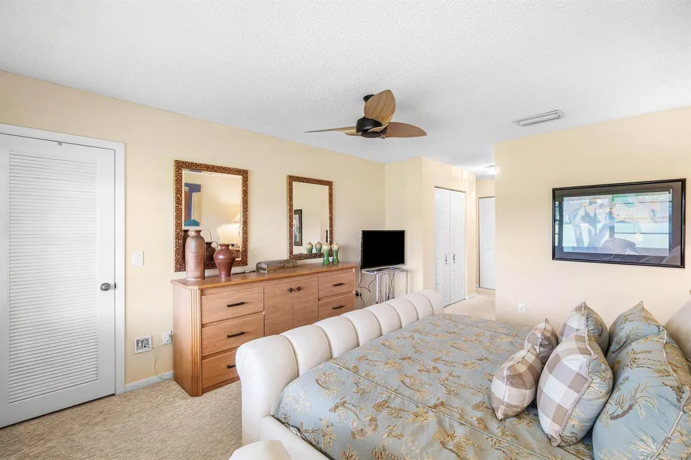 7 SOUTHPORT LANE #H Boynton Beach, FL 33436