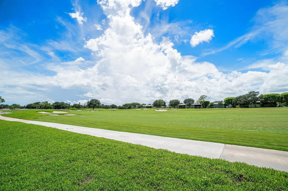 7 SOUTHPORT LANE #H Boynton Beach, FL 33436