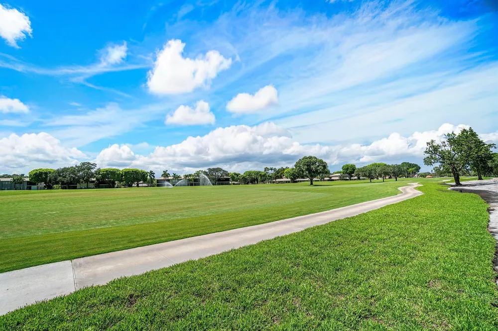 7 SOUTHPORT LANE #H Boynton Beach, FL 33436