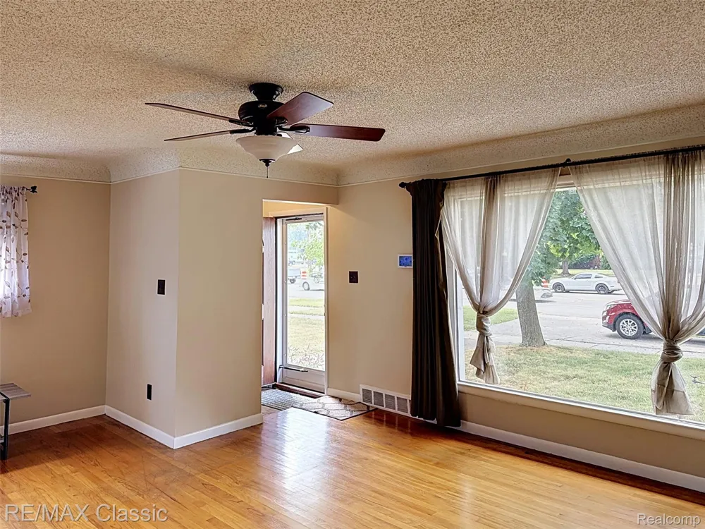 8842 Merriman Road Livonia City, MI 48150