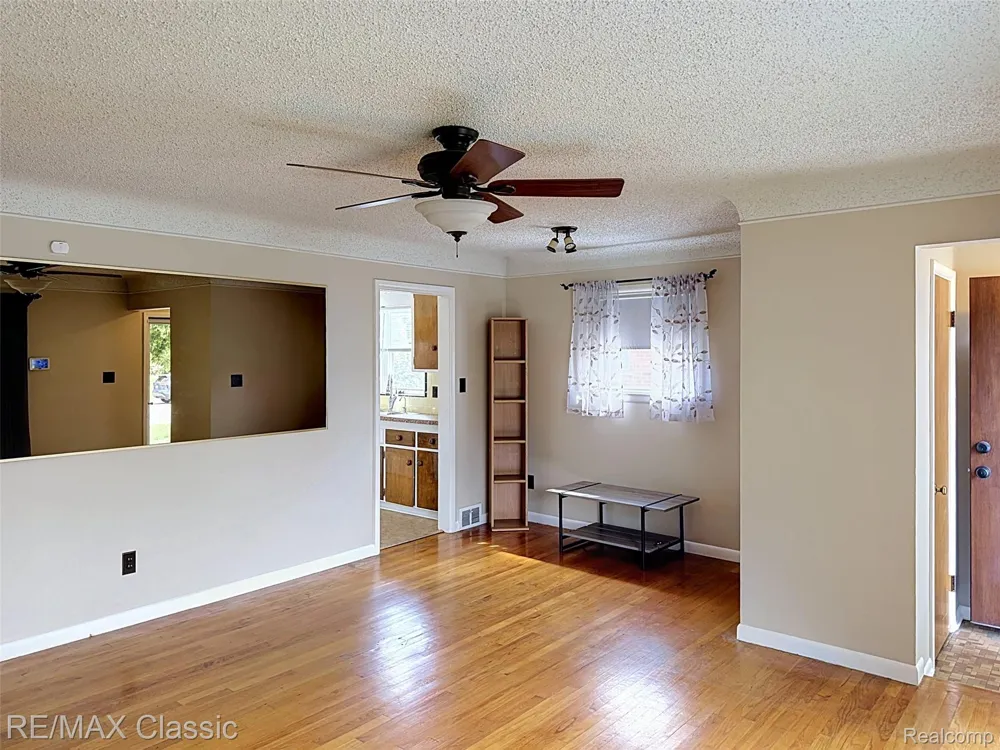 8842 Merriman Road Livonia City, MI 48150