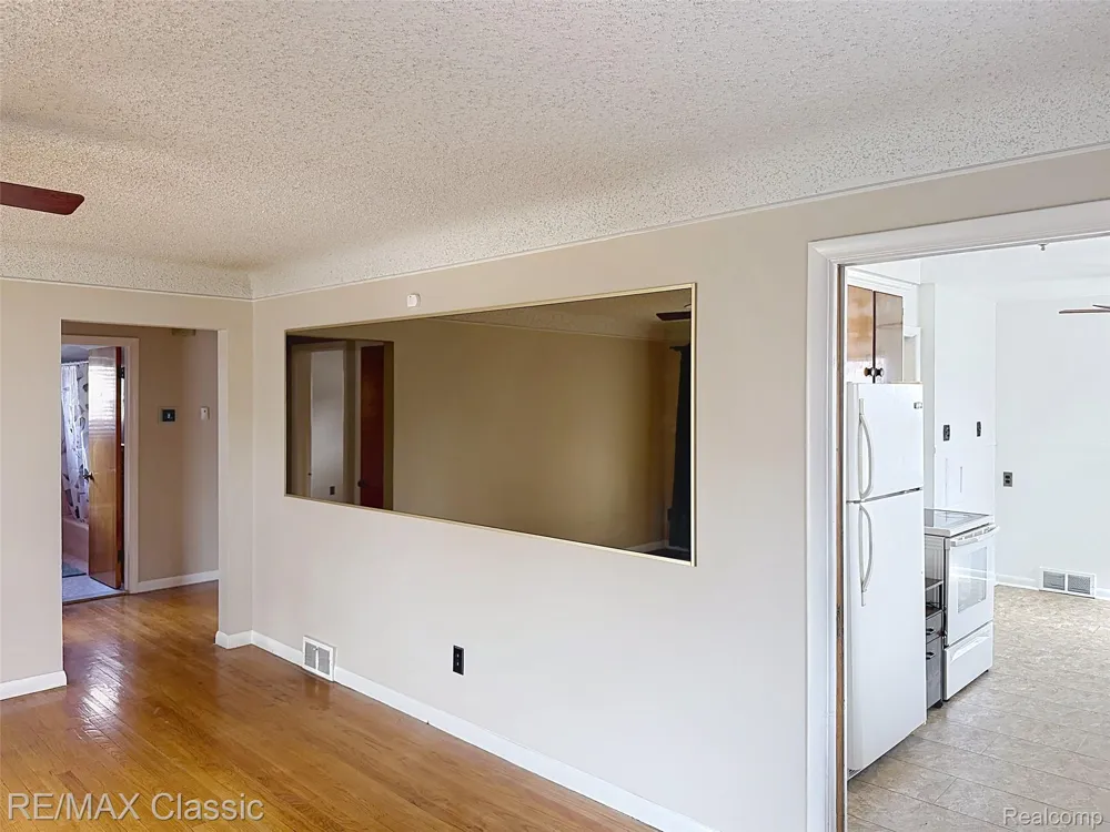 8842 Merriman Road Livonia City, MI 48150