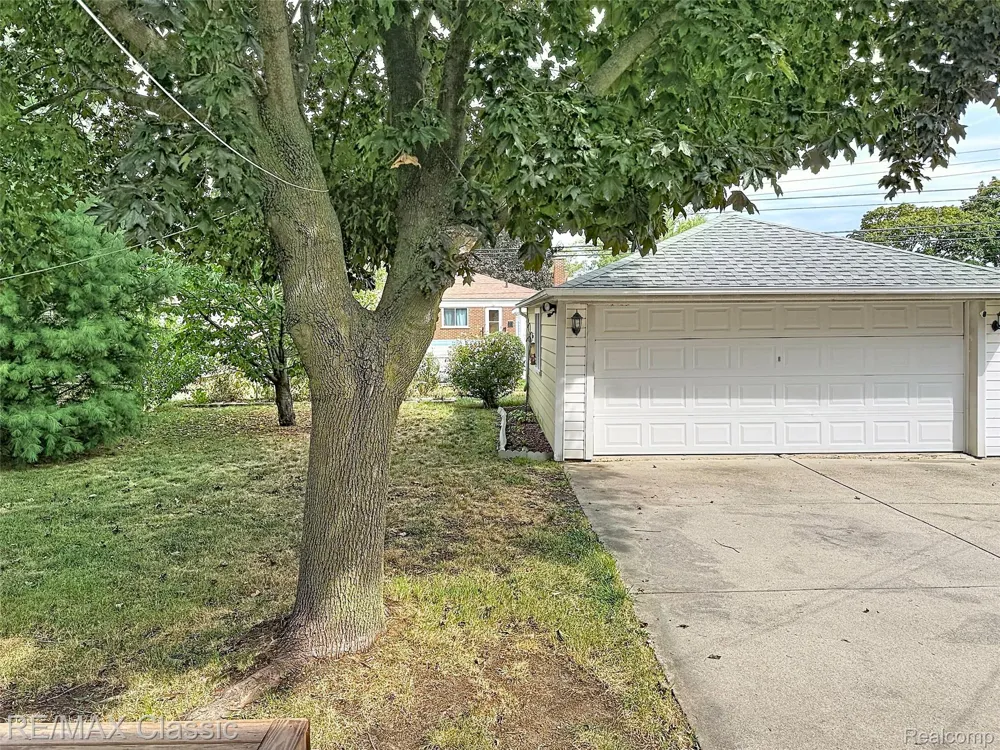 8842 Merriman Road Livonia City, MI 48150