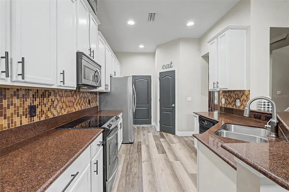 2622 RED FERN DRIVE Dover, FL 33527