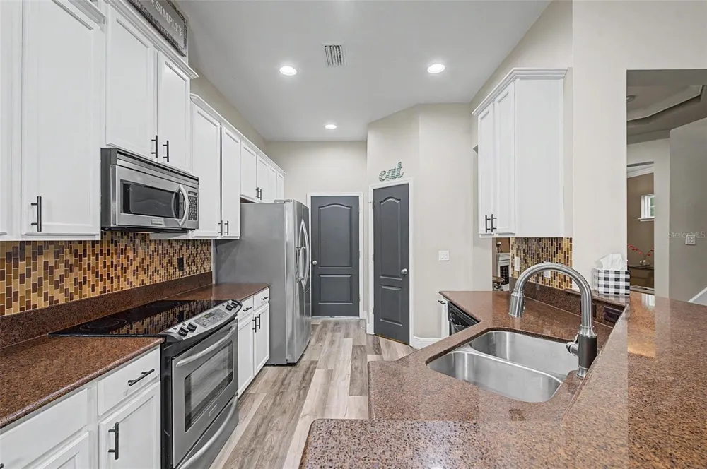 2622 RED FERN DRIVE Dover, FL 33527