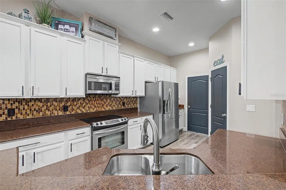 2622 RED FERN DRIVE Dover, FL 33527