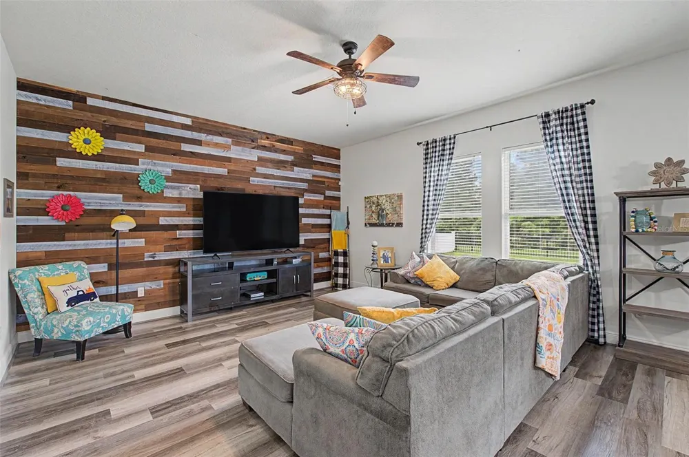2622 RED FERN DRIVE Dover, FL 33527
