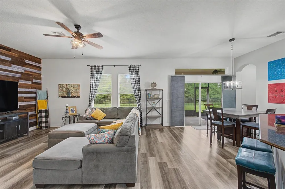 2622 RED FERN DRIVE Dover, FL 33527