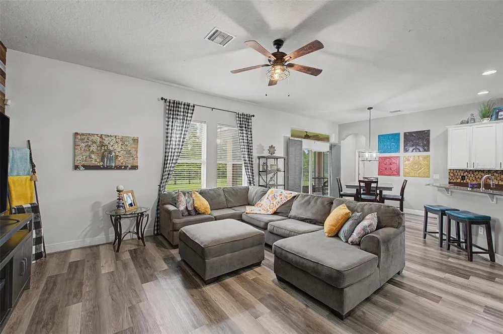 2622 RED FERN DRIVE Dover, FL 33527