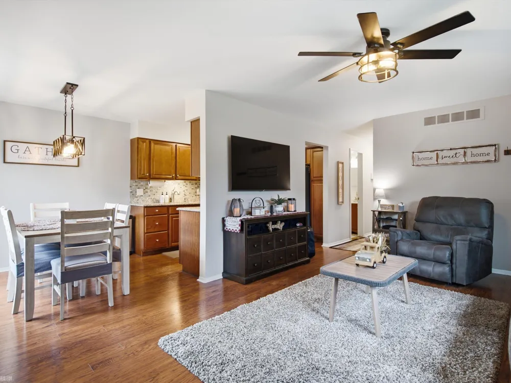 15720 Cambridge Drive Clinton Charter Township, MI 48038