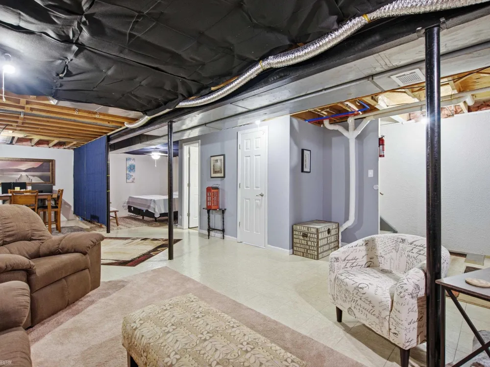 15720 Cambridge Drive Clinton Charter Township, MI 48038