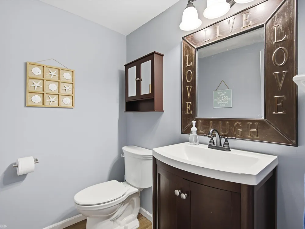 15720 Cambridge Drive Clinton Charter Township, MI 48038