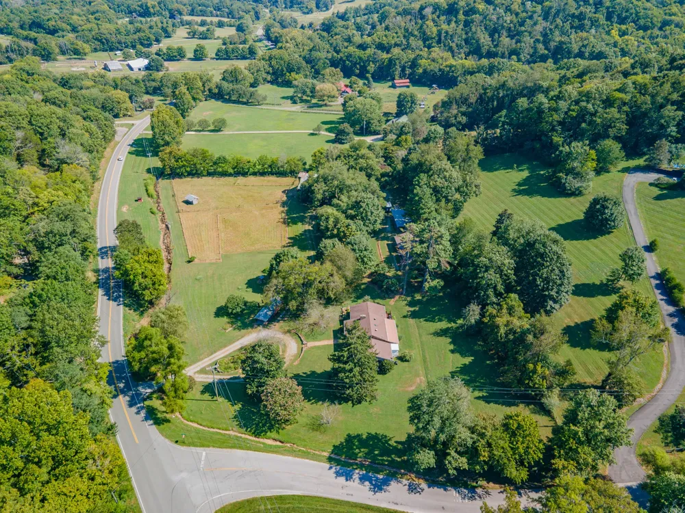 6861 Arno Allisona Rd College Grove, TN 37046