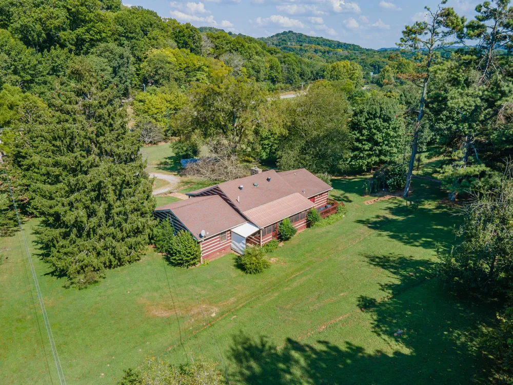 6861 Arno Allisona Rd College Grove, TN 37046