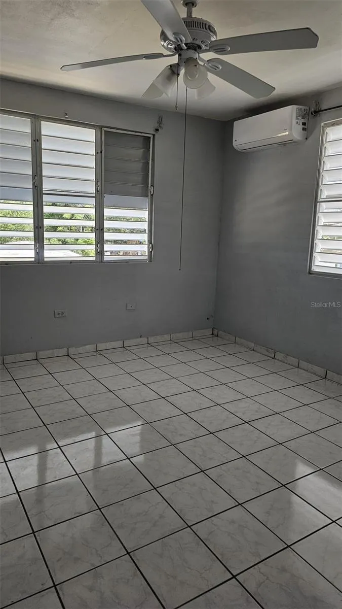 4 ARENALEJOS LAS CARRIONES Arecibo, PR 00612
