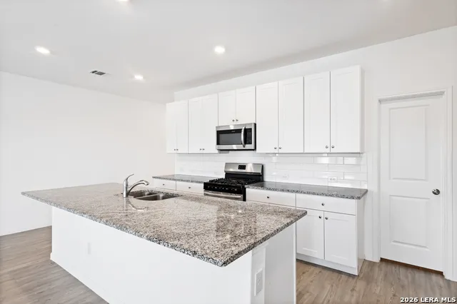 2460 VESPER BND New Braunfels, TX 78130