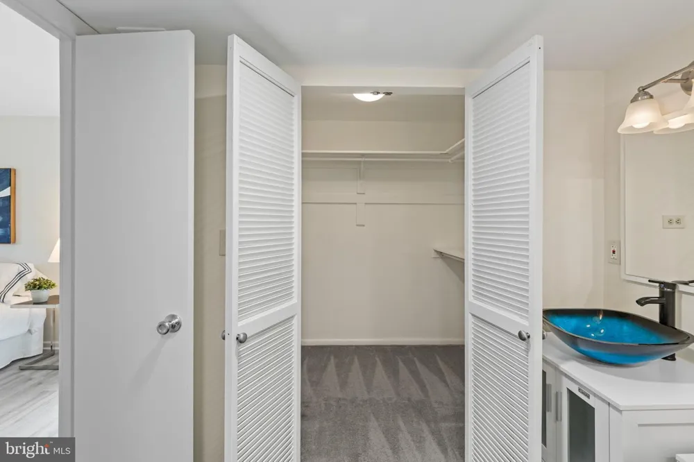 4 CANDLEMAKER COURT #201 Baltimore, MD 21208
